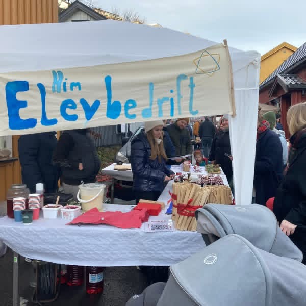 Elevbedrift: egen stand på markedet